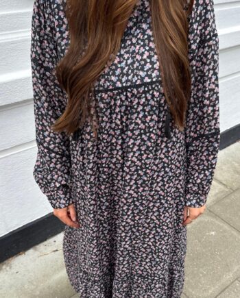 18 Washed Sort Lollys Laundry Kjole Latour Washed Black - Lollys Laundry Jeans  - 5712793393027