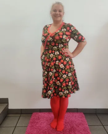 Rød Plus Size Kjole Bika Strawberry - Amamiko Jeans