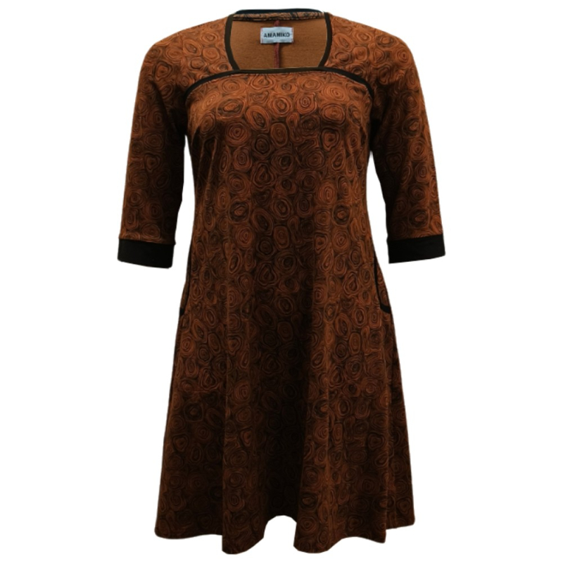 Brun Plus Size Kjole Tokyo Chocolate Doodles - Amamiko Jeans