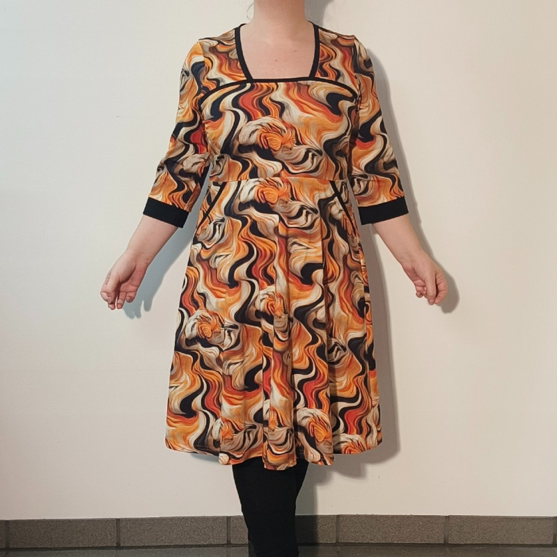 Gul Plus Size Kjole Genkei Eye The Tiger - Amamiko Jeans