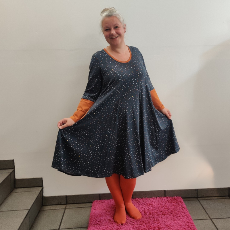 Grå Løs Plus Size Kjole Ojo Grey Dot - Amamiko Jeans