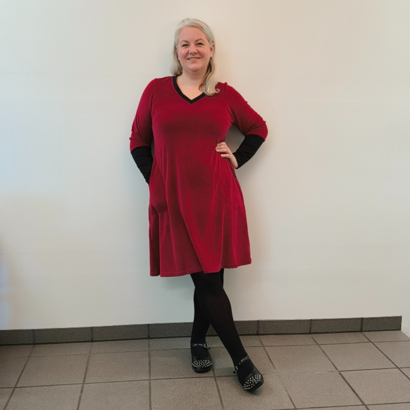 Rød Plus Size Kjole Tulla Bordeaux Velvet - Amamiko Jeans