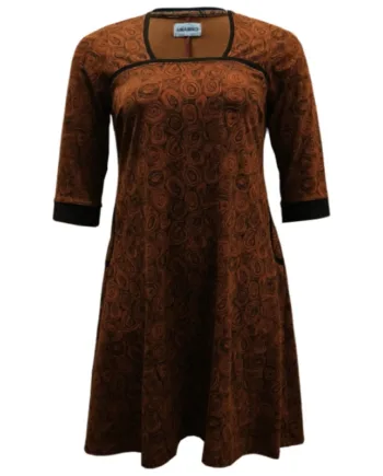 Brun Plus Size Kjole Tokyo Chocolate Doodles - Amamiko Jeans