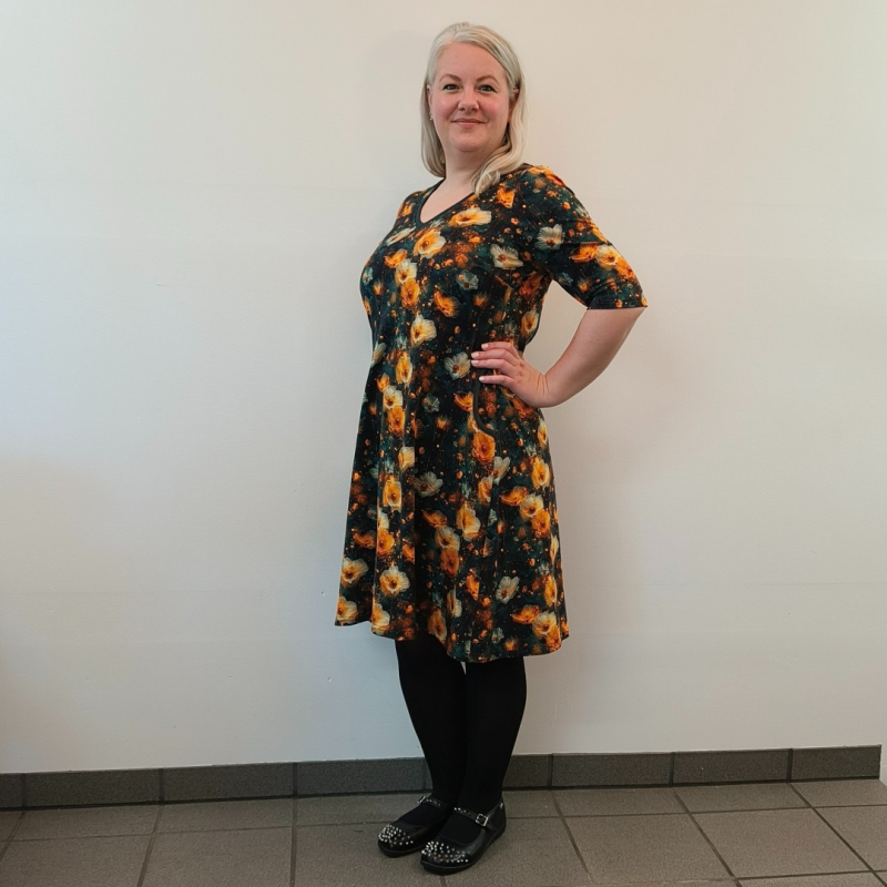 Grøn Plus Size Kjole Tulla Yellow Flower - Amamiko Jeans