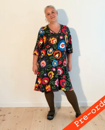 Sort Tulla Kjole Black Flowers - Amamiko Jeans