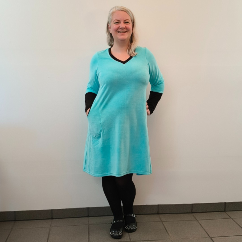 Blå Plus Size Kjole Tulla Ice Blue Velvet - Amamiko Jeans