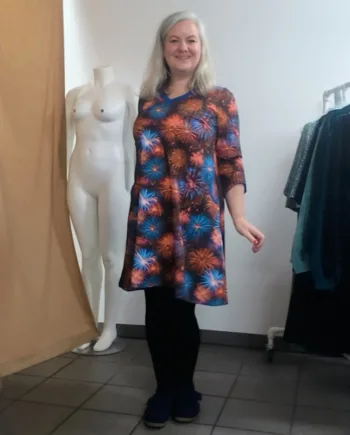 Blå Plus Size Kjole Tulla Fireworks - Amamiko Jeans