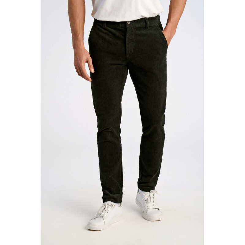Grøn Lindbergh Carrot Fit Superflex Cropped Fløjlsbukser Mørk Army Til Herre - Lindbergh Jeans - 5715778429841